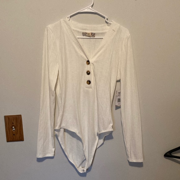 Pink Republic white button down. A2 - Picture 1 of 9